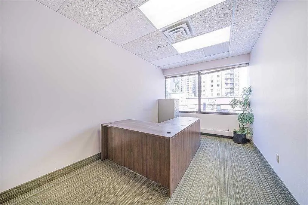 1100 8 Avenue SW #201
