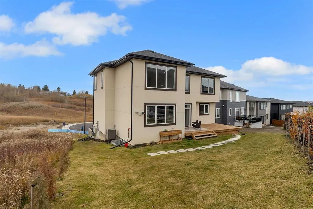 148 Crestridge Terrace SW