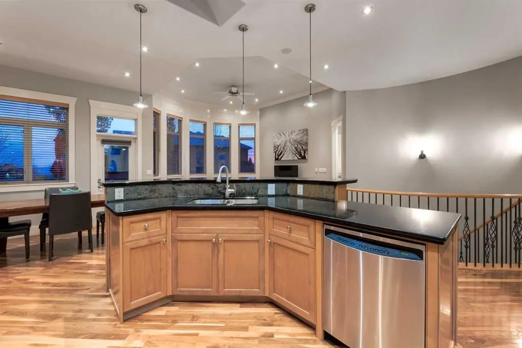 129 ROYAL Bay NW