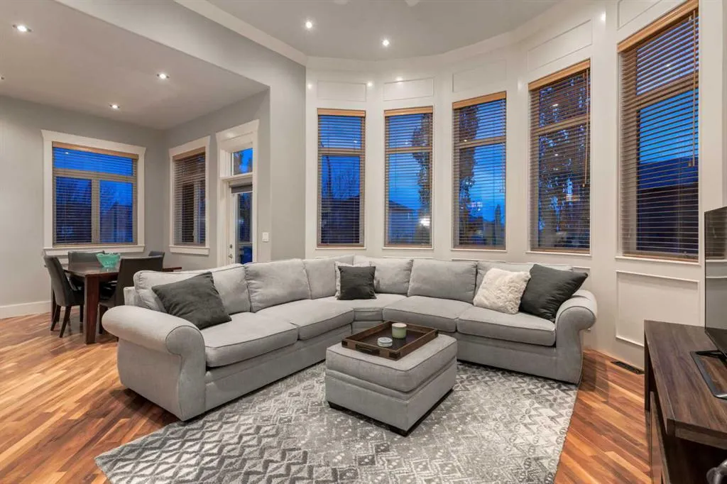 129 ROYAL Bay NW