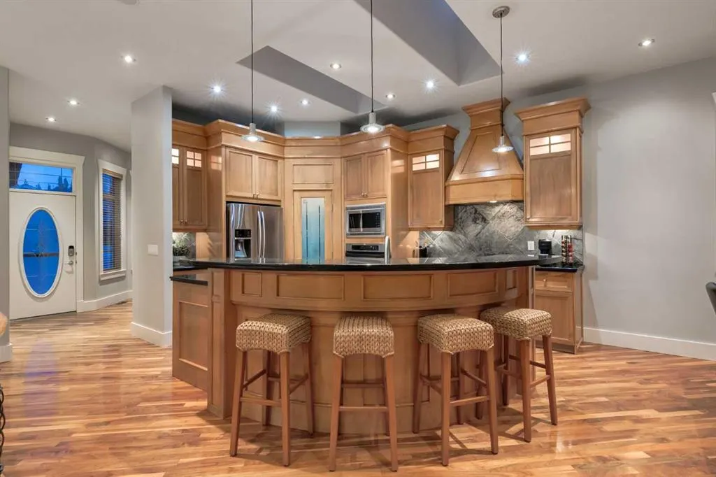 129 ROYAL Bay NW