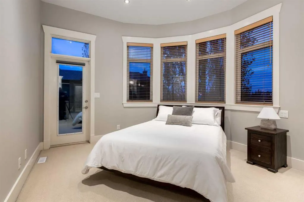 129 ROYAL Bay NW