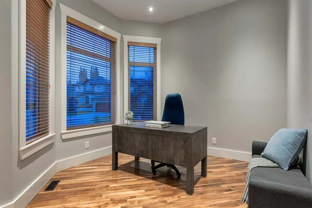 129 ROYAL Bay NW