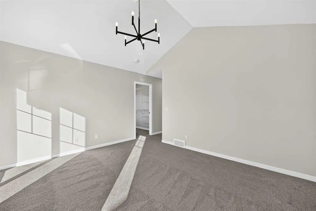 1508 3 Street SE