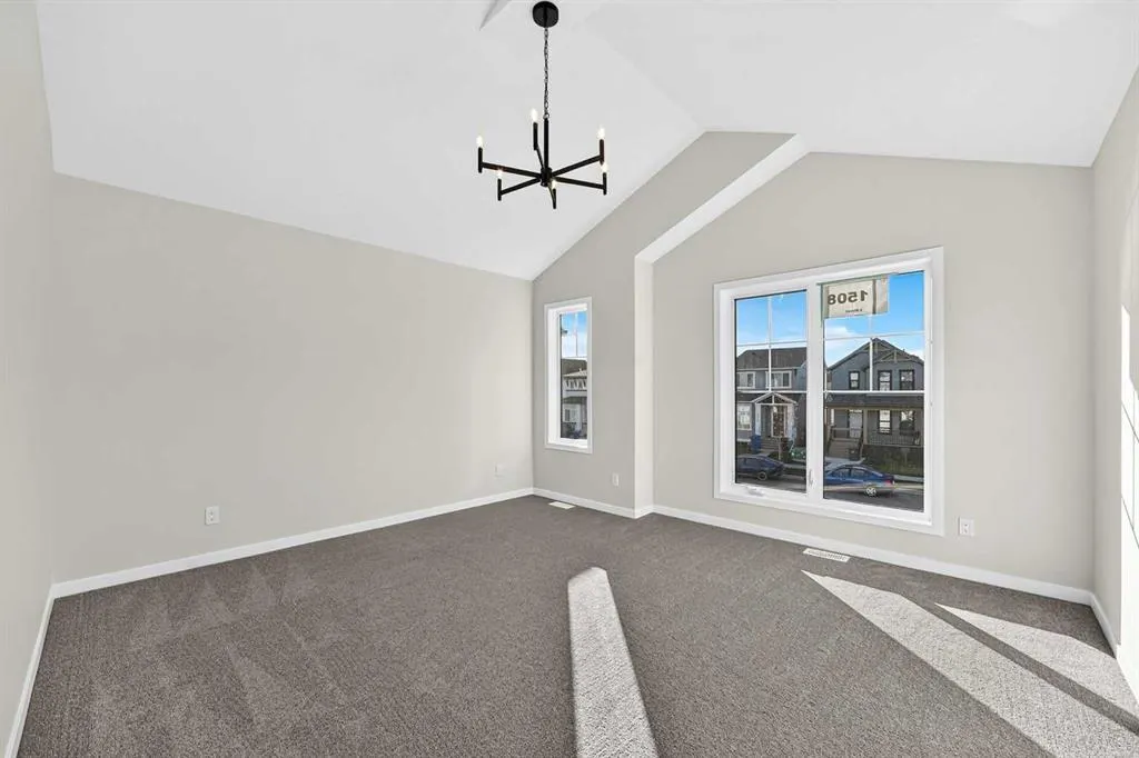 1508 3 Street SE