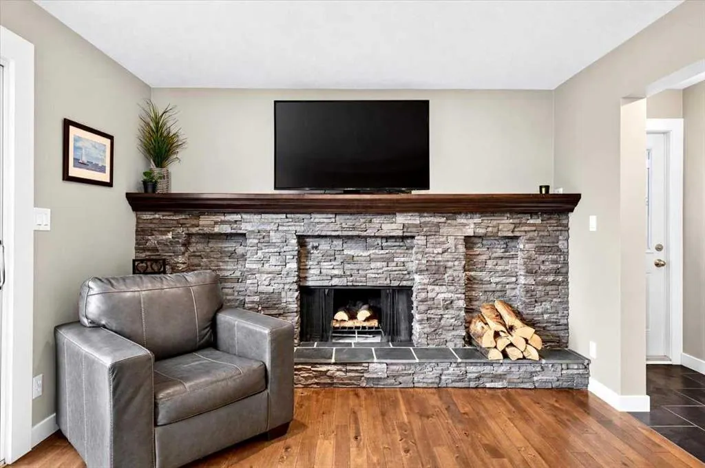 131 Parkside Crescent SE