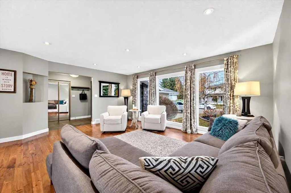 131 Parkside Crescent SE