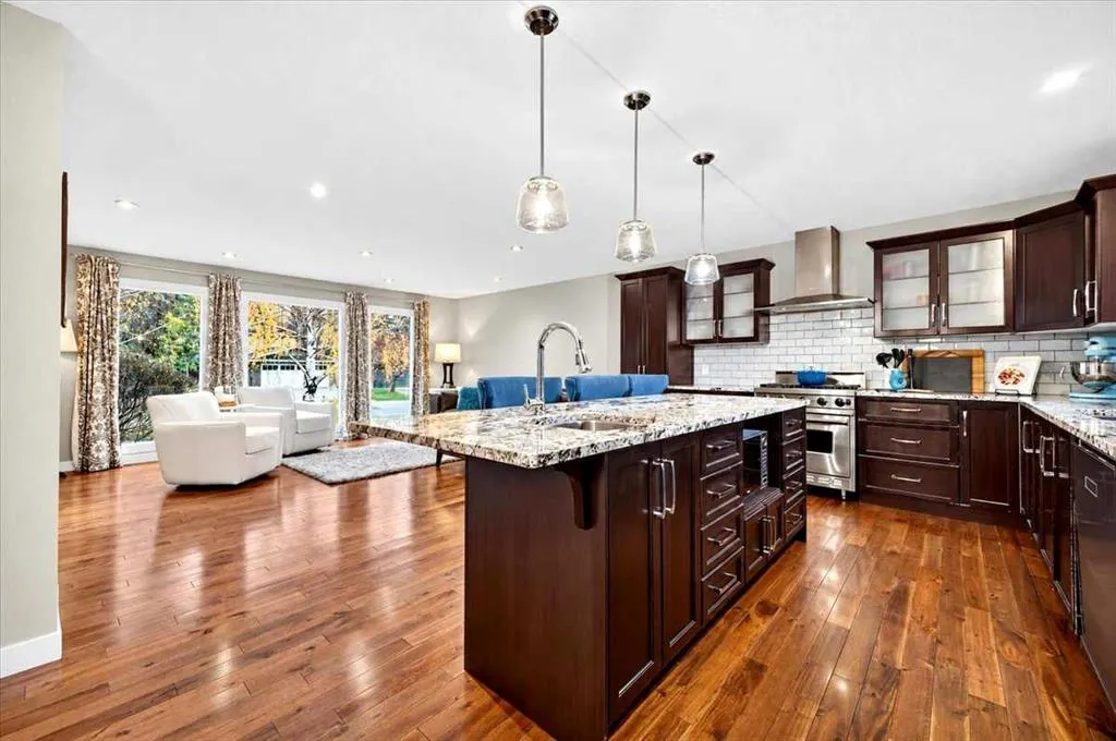 131 Parkside Crescent SE