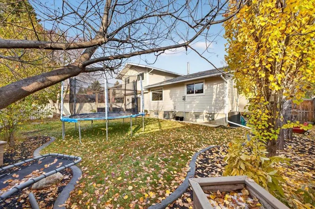 131 Parkside Crescent SE