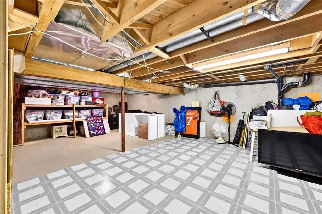 131 Parkside Crescent SE