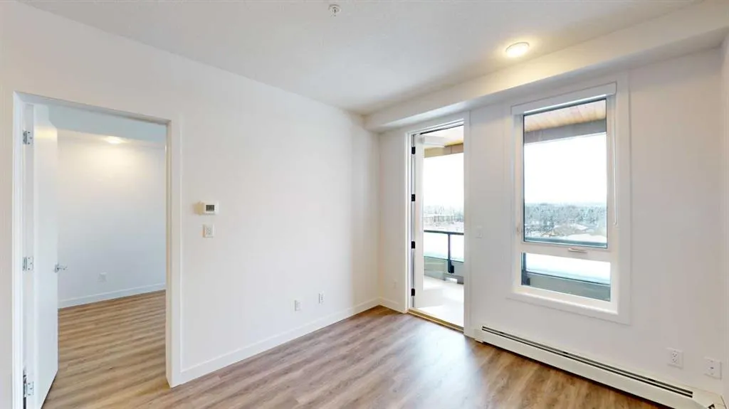 3932 University Avenue NW #528
