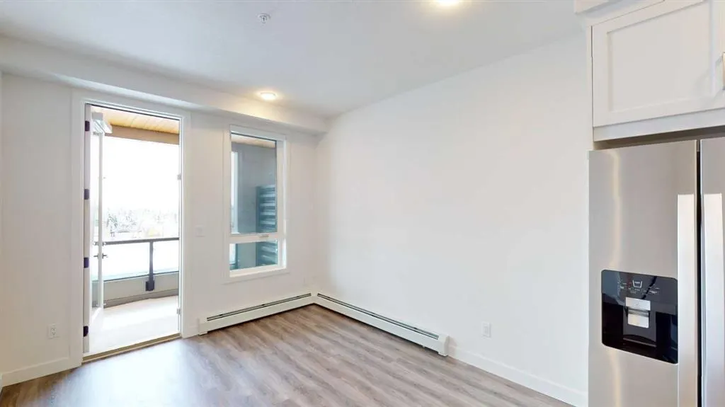 3932 University Avenue NW #528