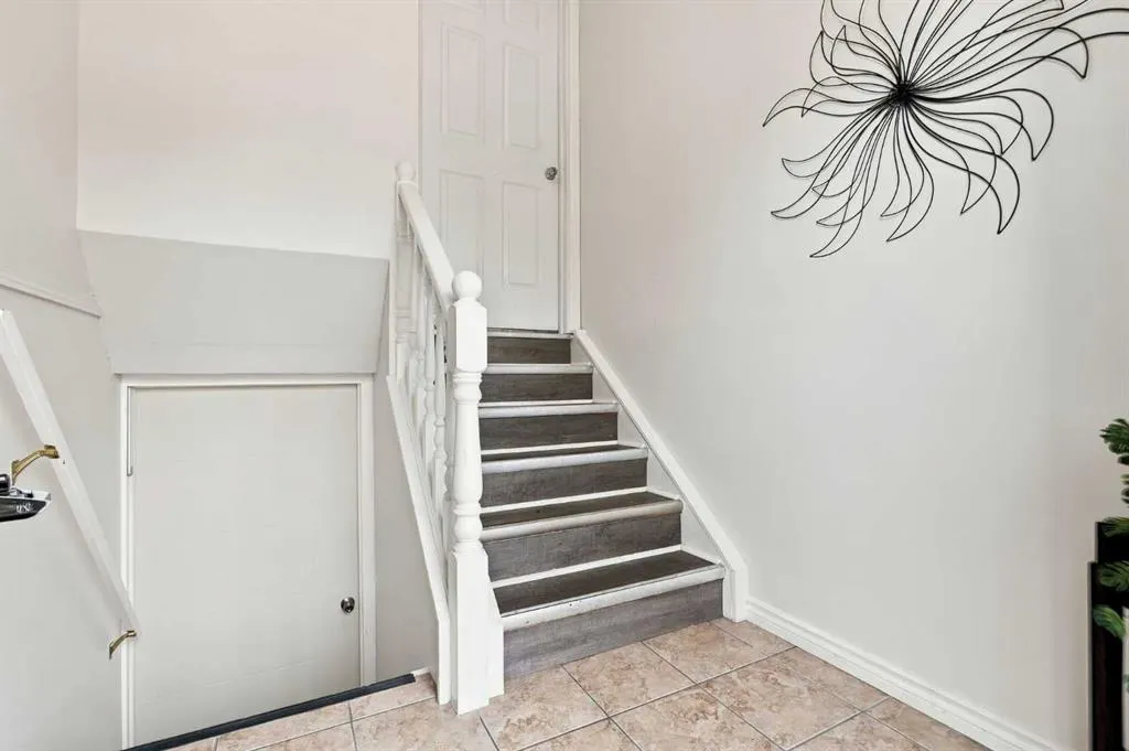 16 Mckenna Place SE