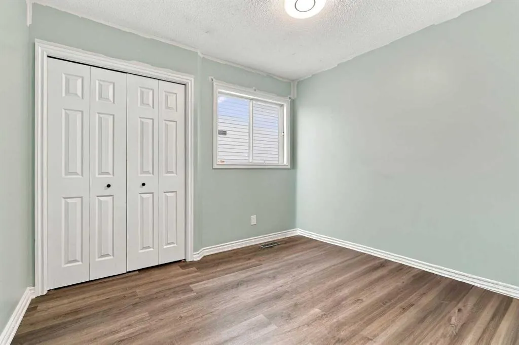 16 Mckenna Place SE