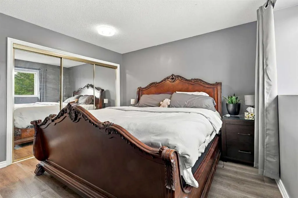 16 Mckenna Place SE