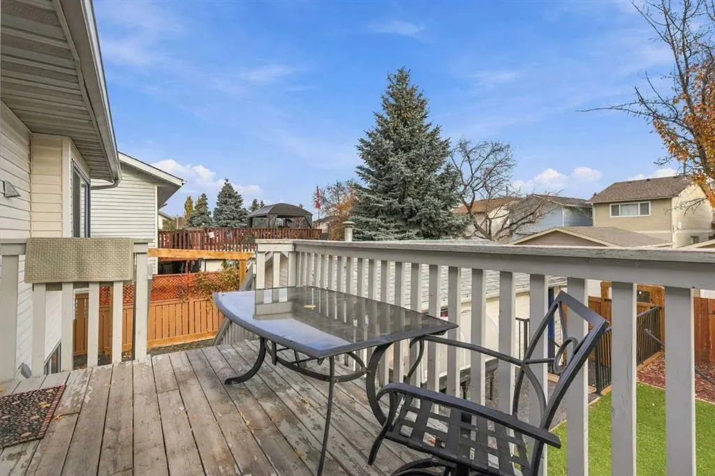 16 Mckenna Place SE