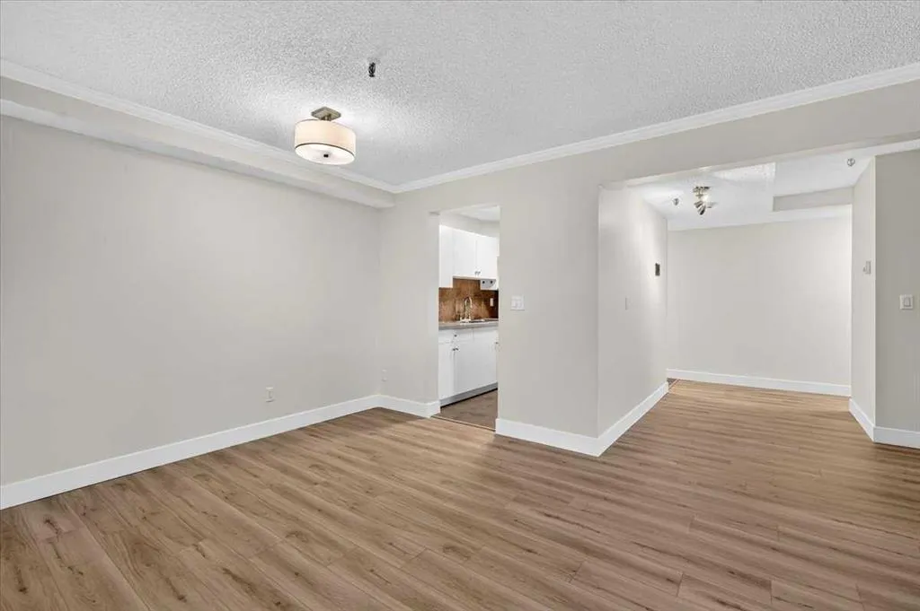 647 1 Avenue NE #108