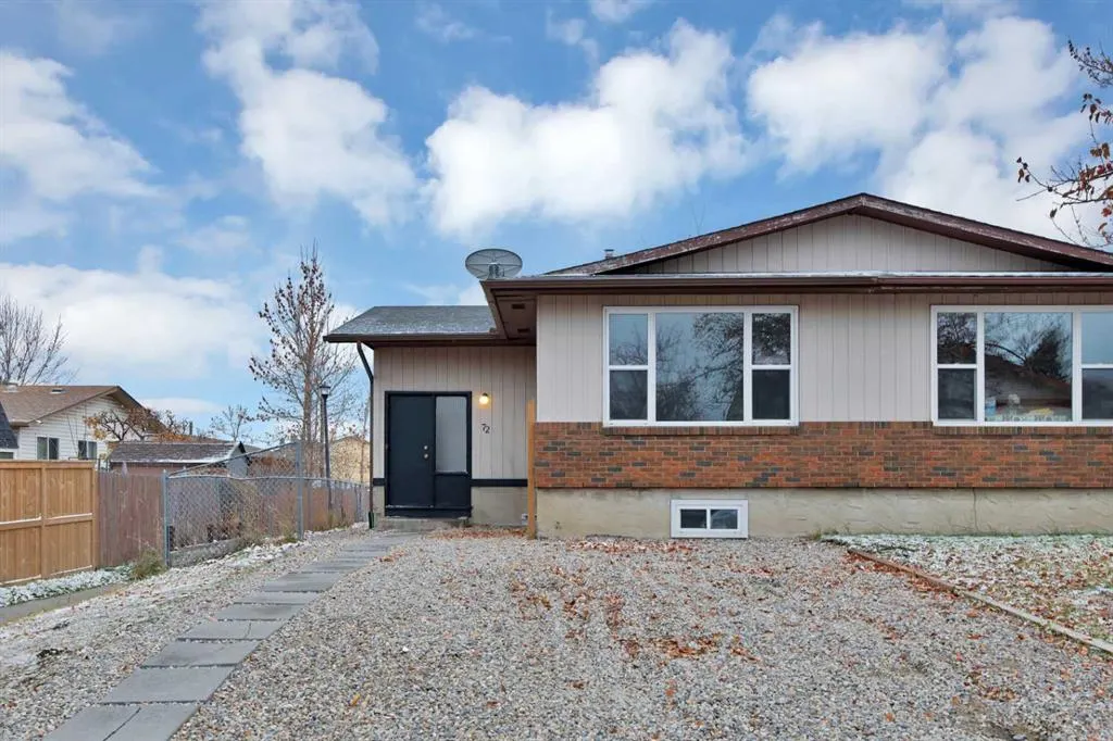 72 Fonda Crescent NE