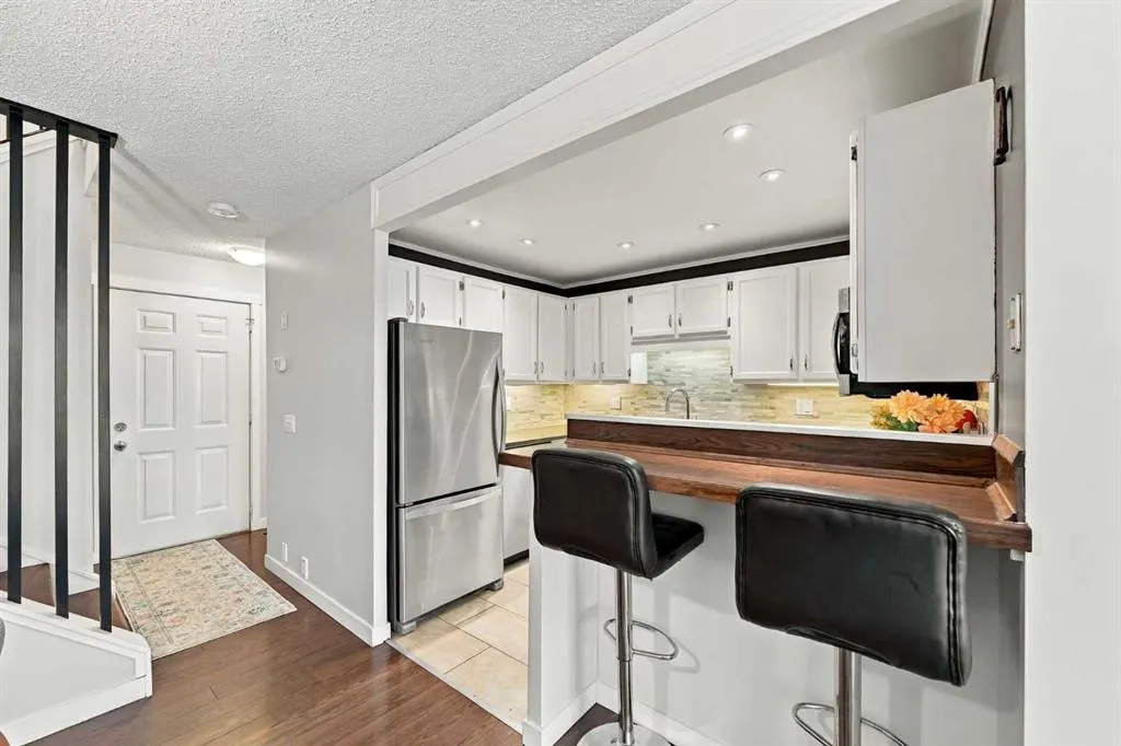 28 Berwick Crescent NW #36