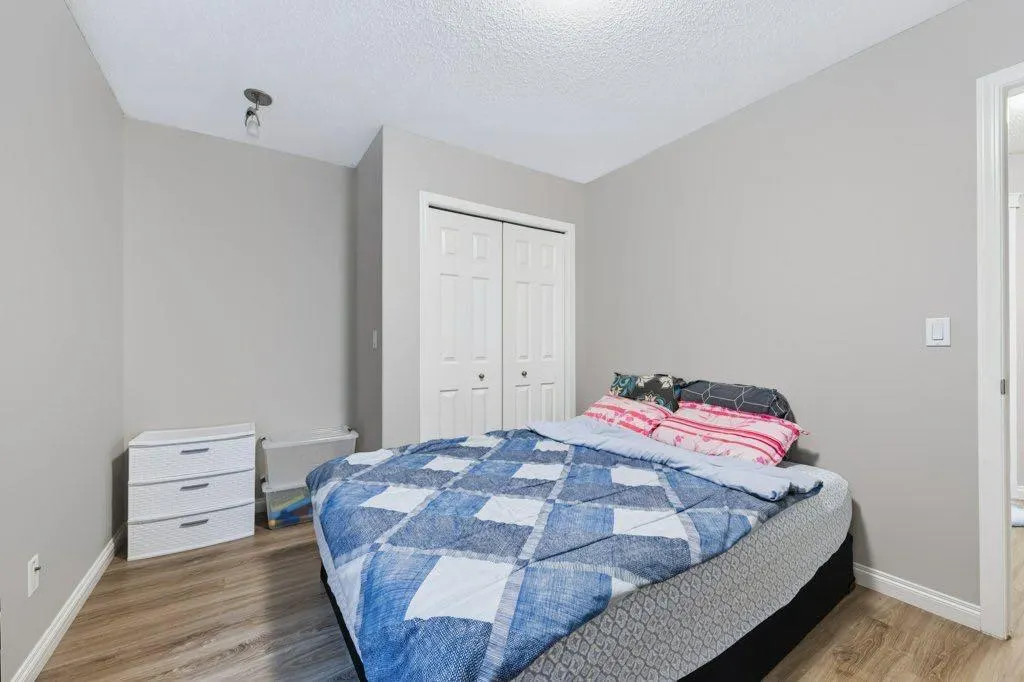 71 Cougarstone Court SW