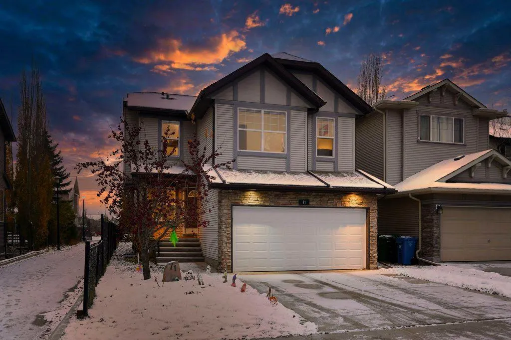 71 Cougarstone Court SW