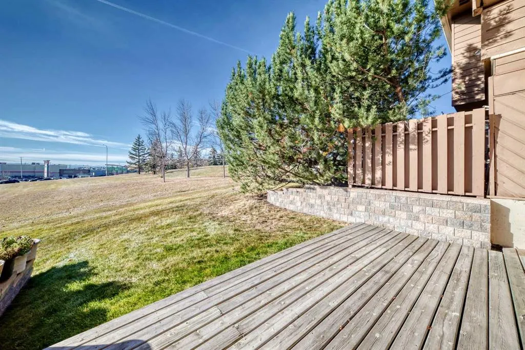 4940 39 Avenue SW #17