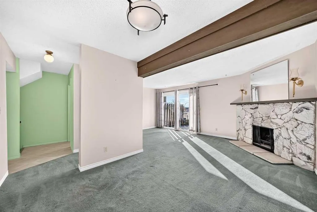 4940 39 Avenue SW #17