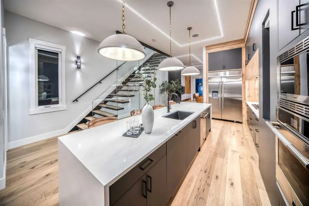 1904 13 Street SW