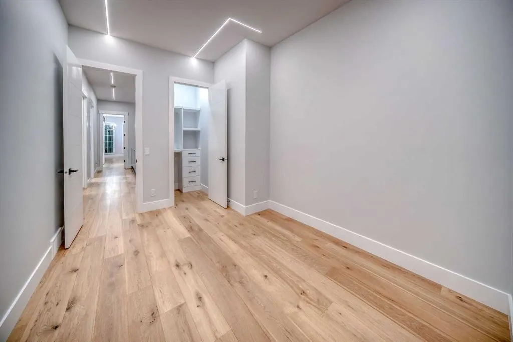 1904 13 Street SW