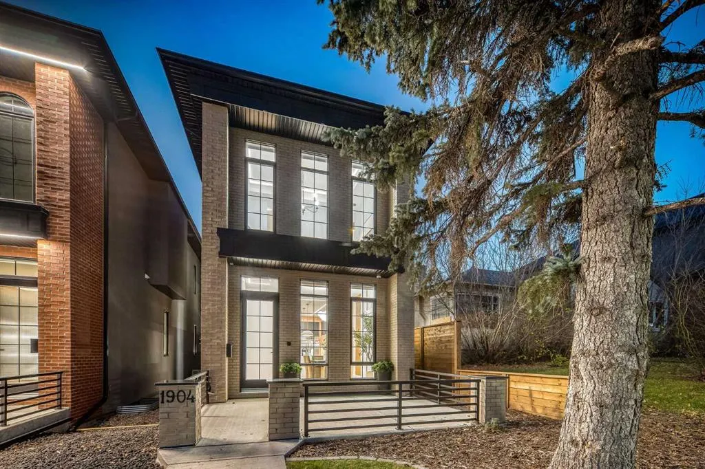 1904 13 Street SW