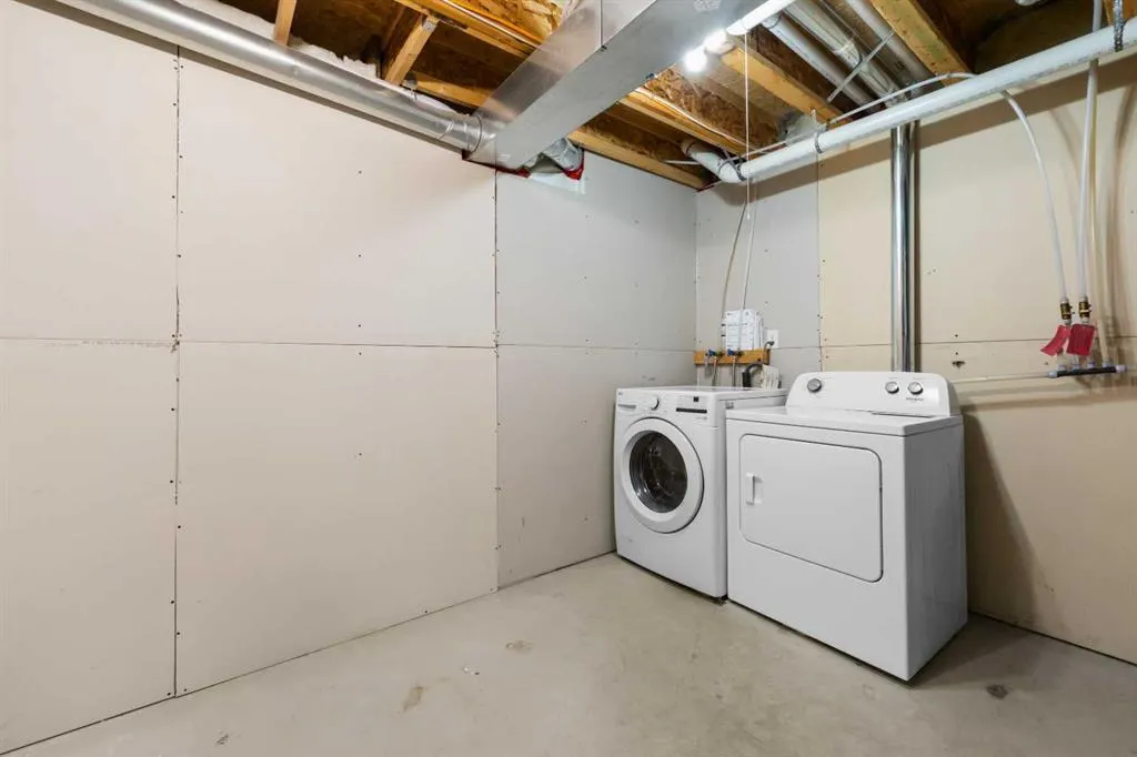 66 Evansford Circle NW