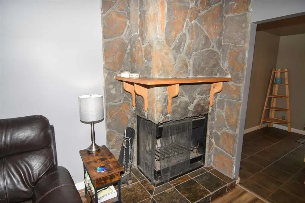 100 Coach Manor Rise SW