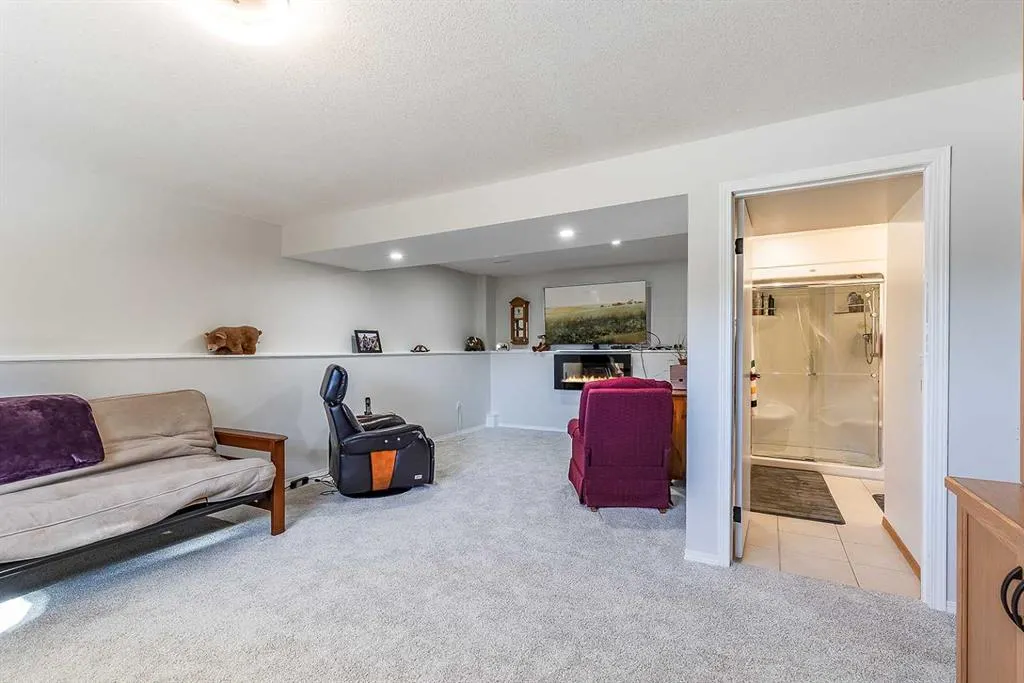 46 Ross Haven Place SE