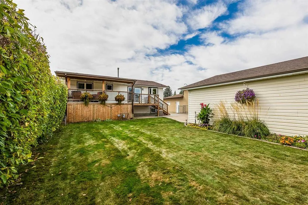 46 Ross Haven Place SE