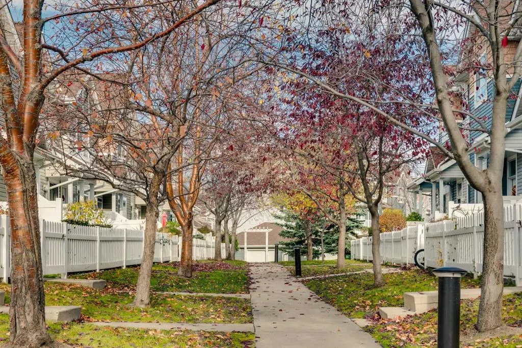 60 Tuscany Court NW