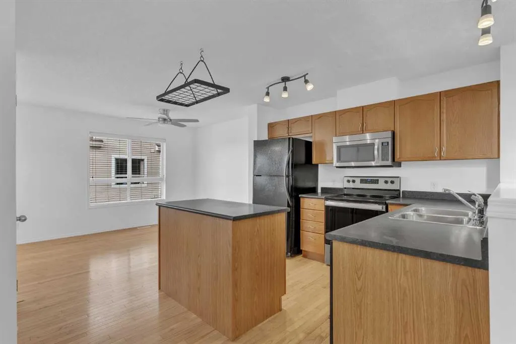 60 Tuscany Court NW