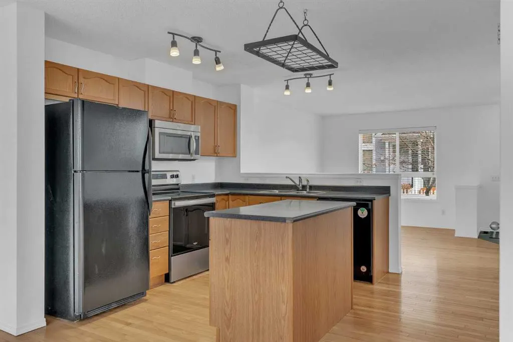 60 Tuscany Court NW