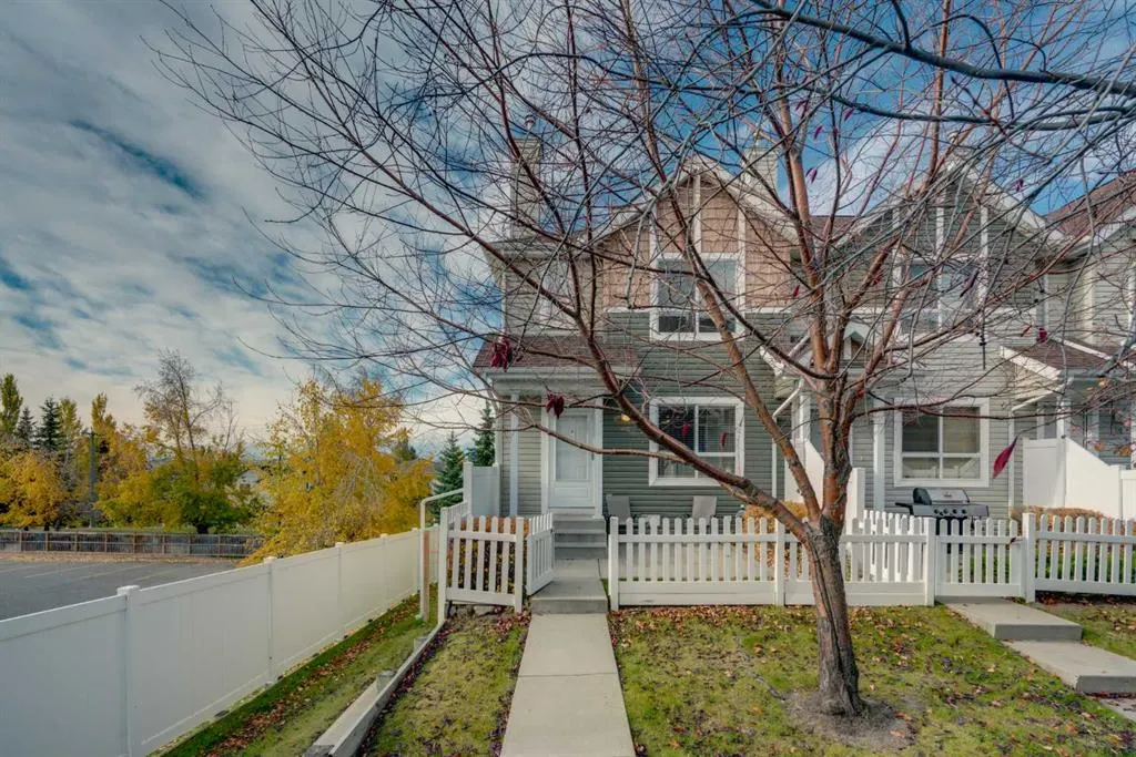 60 Tuscany Court NW