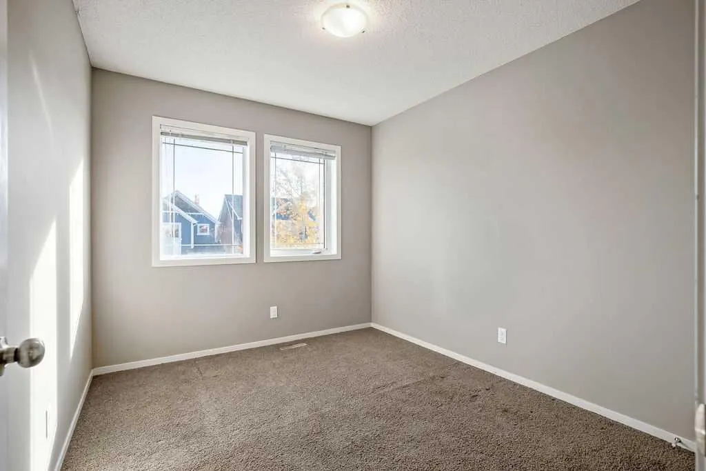 126 River Heights Crescent