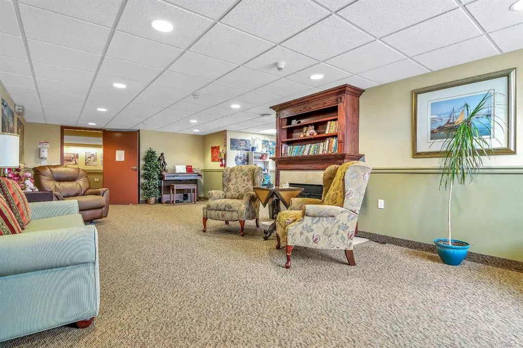 1595 Southview Drive SE #218