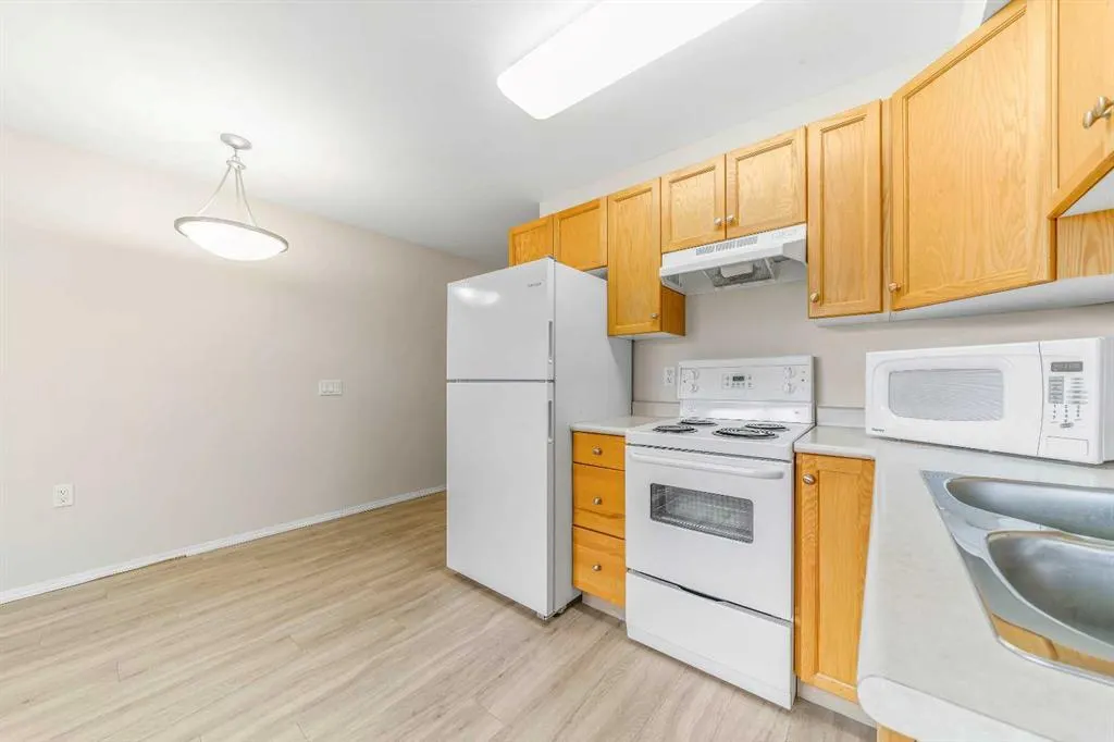 1595 Southview Drive SE #218