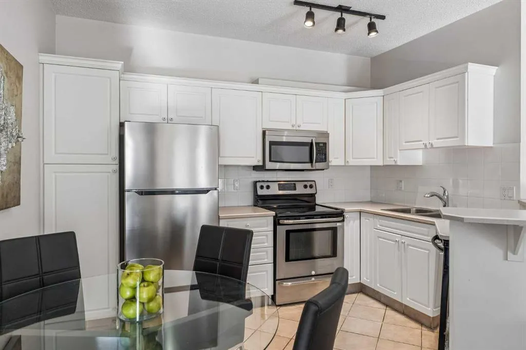 777 3 Avenue SW #401