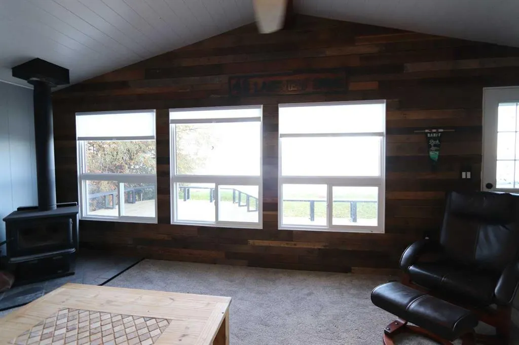 43 Lakeshore Drive