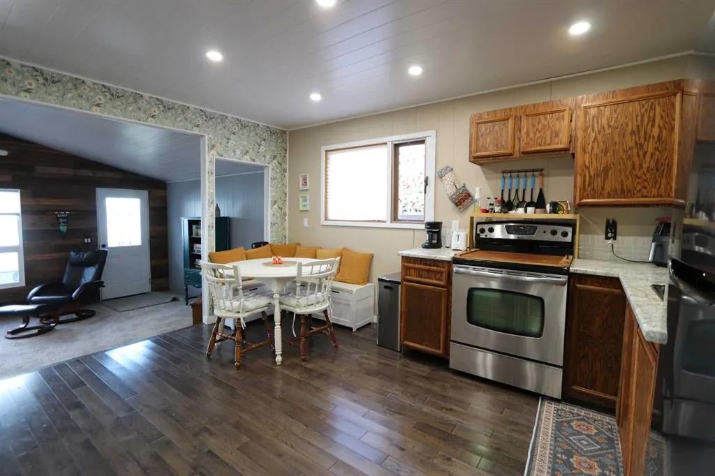 43 Lakeshore Drive