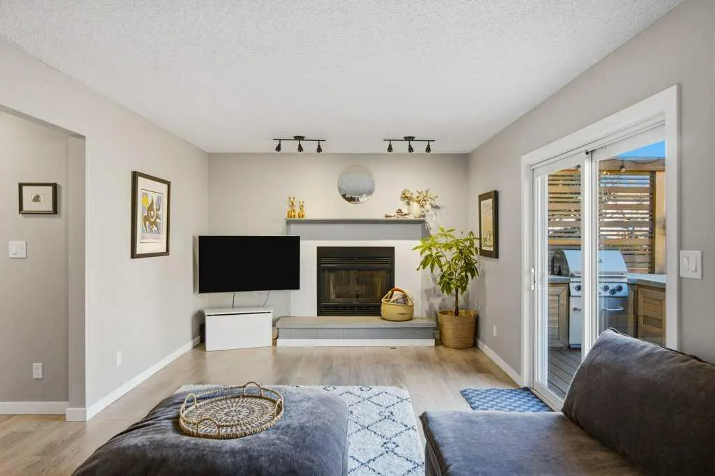 93 Downey Road