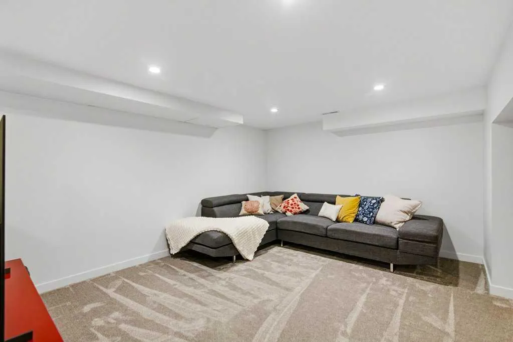 93 Downey Road