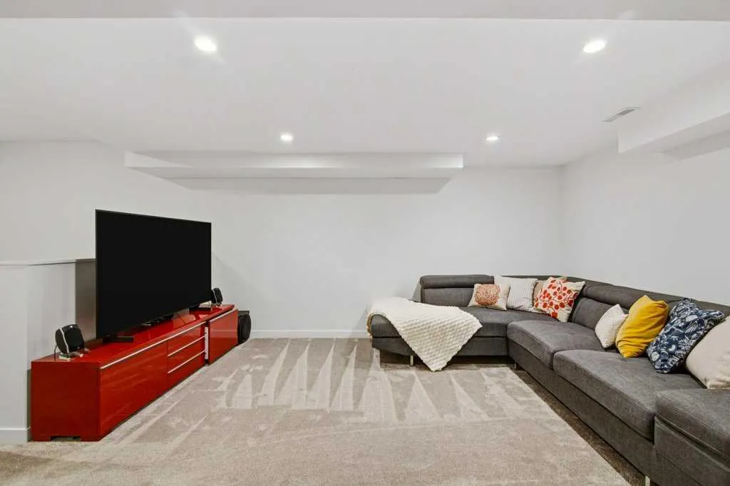 93 Downey Road