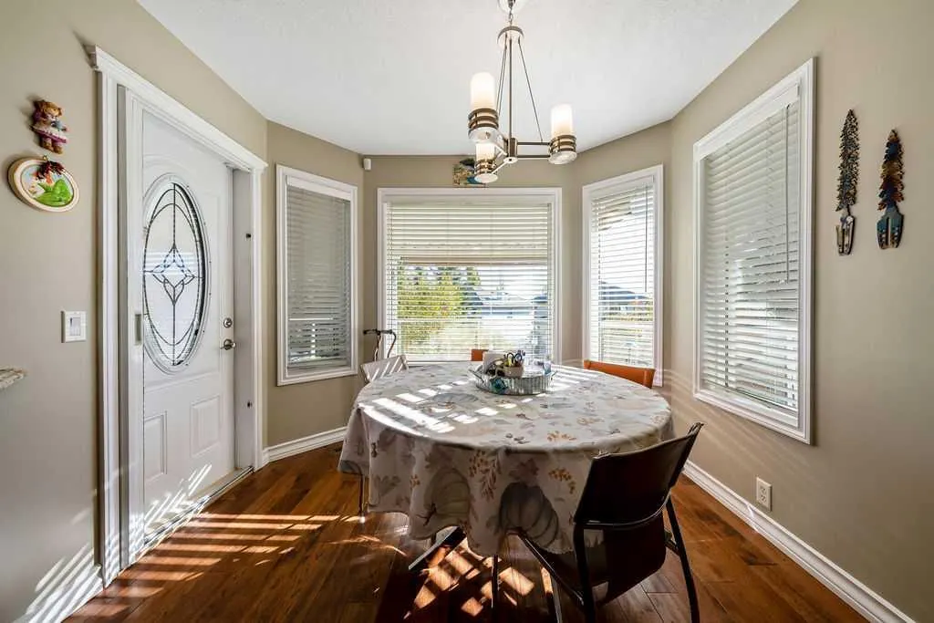 7 Springbank View SW