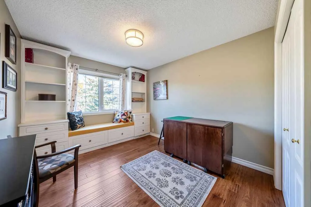 7 Springbank View SW