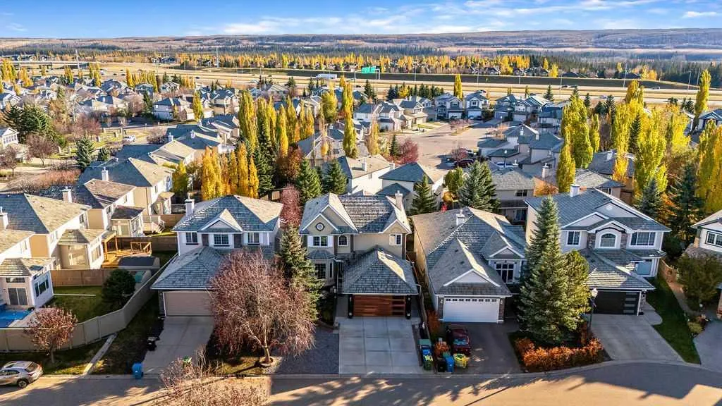 7 Springbank View SW